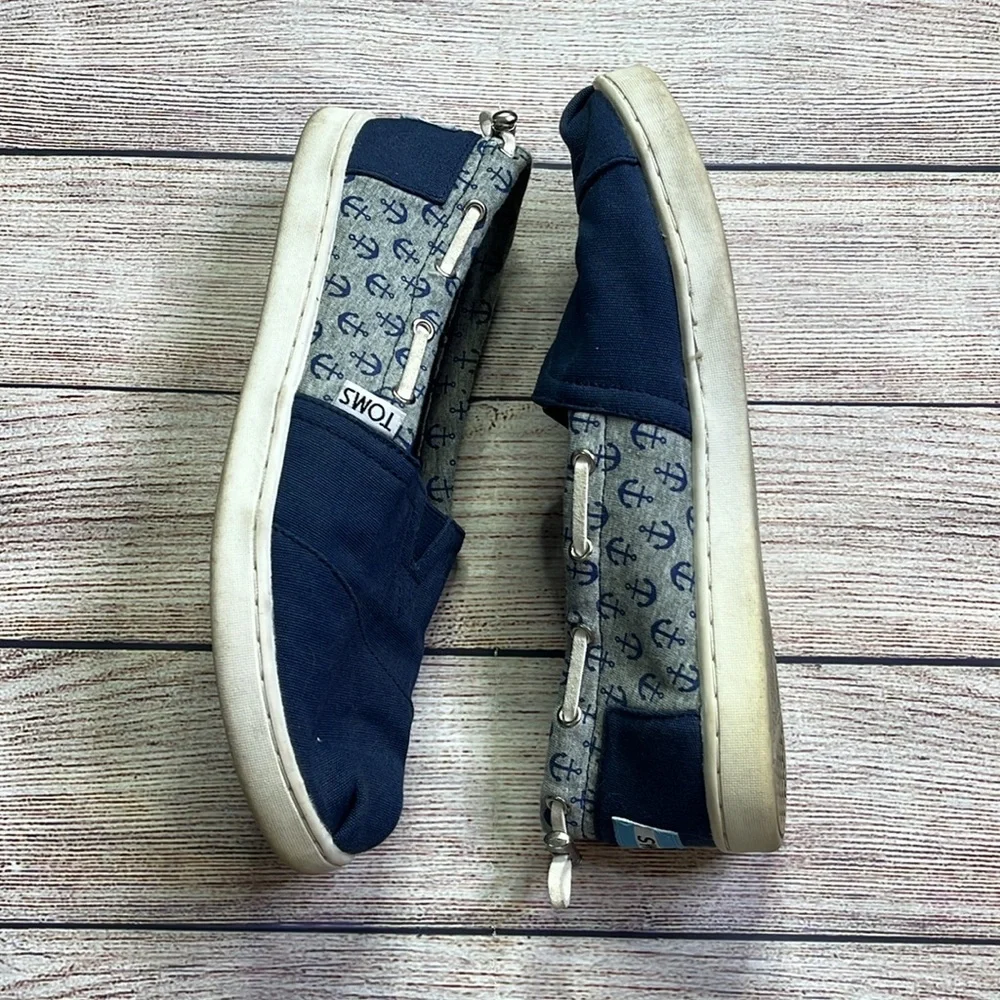 Tom’s Navy/Gray Anchor Print Slip On Flats Size 4 (Womens size 6/6.5) - Picture 3 of 9